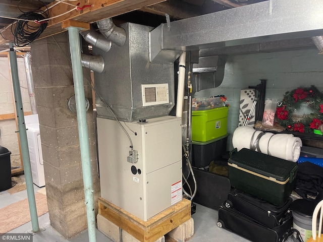 21507 County Road 560, Goodland Twp, MN 55742 - utilities featuring washer / dryer