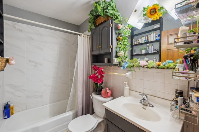 4638 Johnson St NE, Columbia Heights, MN 55421 - bathroom with vanity, shower / bath combo, and tasteful backsplash
