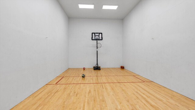 4397 Wilshire Blvd # E305, Mound, MN 55364 - view of sport court