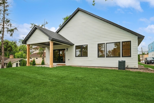 3909 54th St, Edina, MN 55424 - back of house with a lawn and a patio