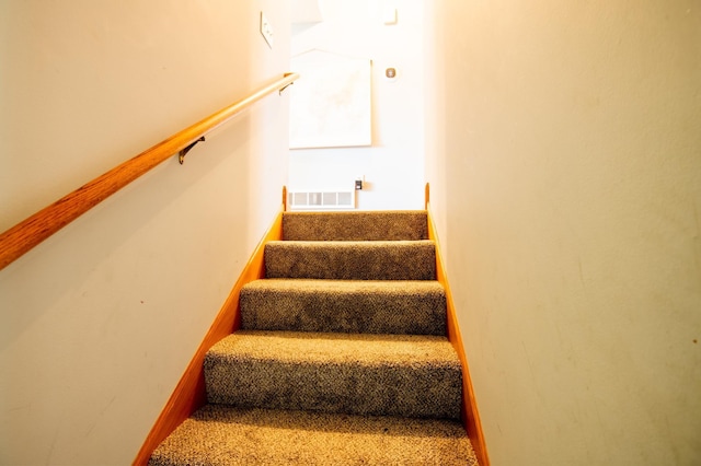 5724 4th St NE, Fridley, MN 55432 - view of stairway