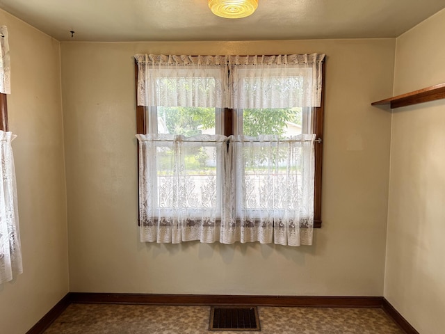 302 30th Ave N, Saint Cloud, MN 56303 - empty room featuring baseboards