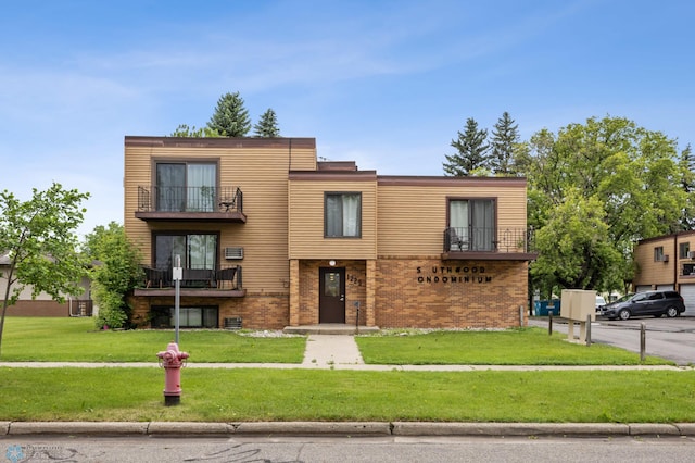 1225 7th St S Unit 6, Moorhead, MN 56560 - photo 1