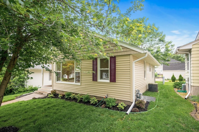 5644 Upton Ave S, Minneapolis, MN 55410 - view of front of property with a front lawn