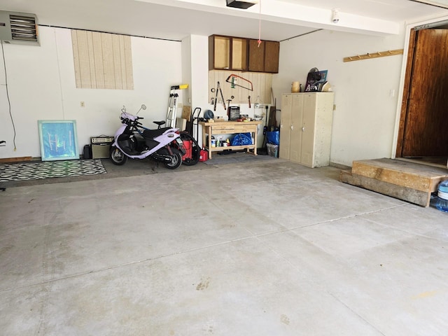 2607 4th Ave NW, Austin, MN 55912 - view of garage