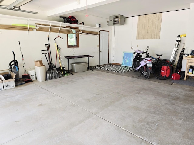 2607 4th Ave NW, Austin, MN 55912 - garage with a heating unit