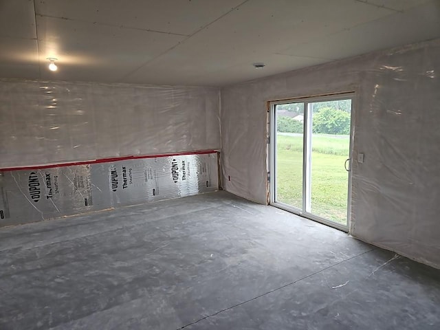 591 Alaska Loop, Cambridge, MN 55008 - unfurnished room featuring concrete floors