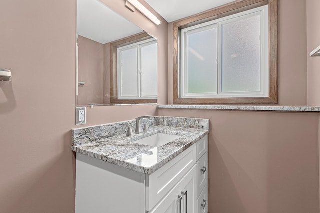 1803 Hubbard Ave, Saint Paul, MN 55104 - bathroom with vanity