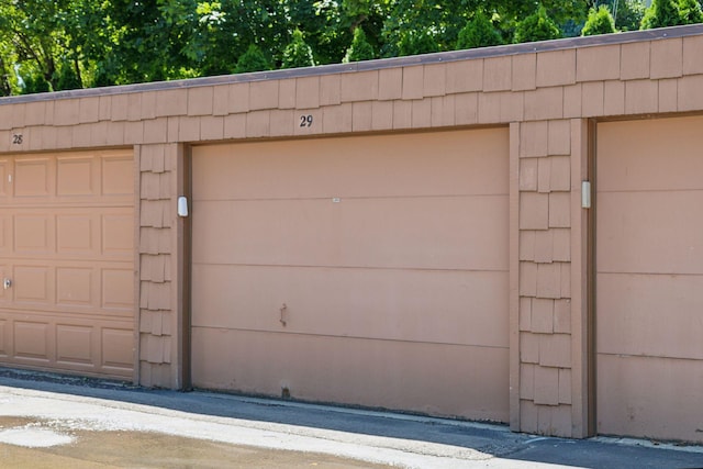 5440 Three Points Blvd Unit 531, Mound, MN 55364 - view of garage