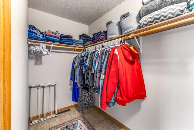 2533 Cobble Hill Ct Unit H, Woodbury, MN 55125 - spacious closet with tile patterned flooring