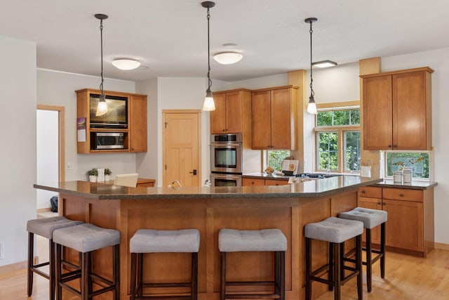 974 County Road C E, Maplewood, MN 55109