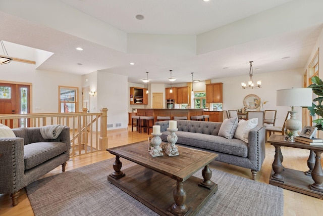 974 County Road C E, Maplewood, MN 55109