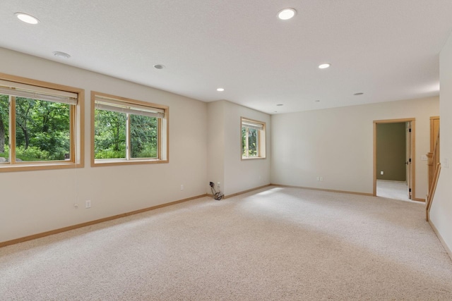 974 County Road C E, Maplewood, MN 55109