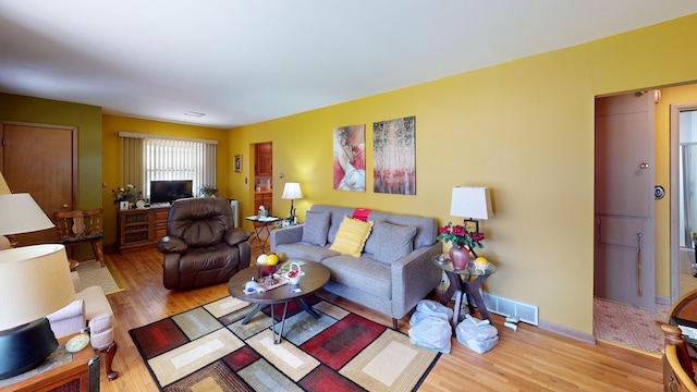 715 3rd Ave, Albert Lea, MN 56007 - living area featuring wood finished floors and baseboards