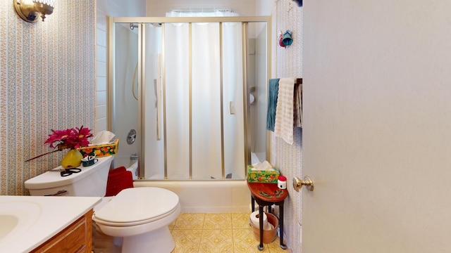 715 3rd Ave, Albert Lea, MN 56007 - full bathroom featuring vanity and bath / shower combo with glass door