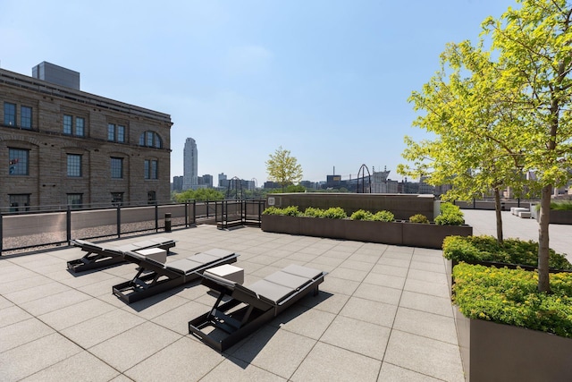 222 2nd St SE Unit 1503, Minneapolis, MN 55414 - view of patio / terrace with a view of skyline
