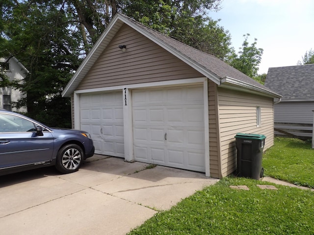 711 2nd Ave NW, Austin, MN 55912 - view of detached garage
