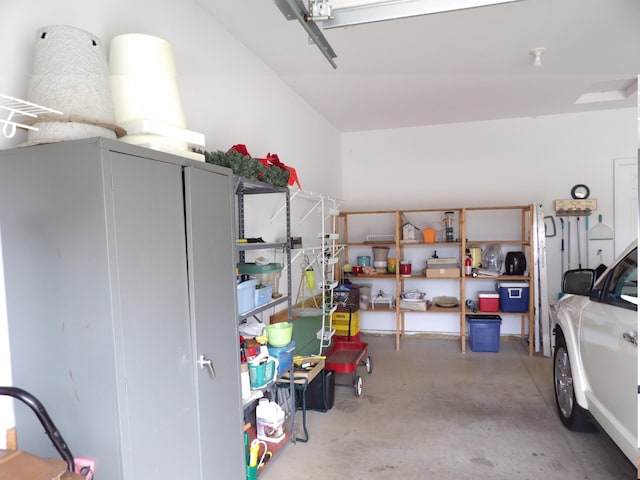 711 2nd Ave NW, Austin, MN 55912 - view of garage