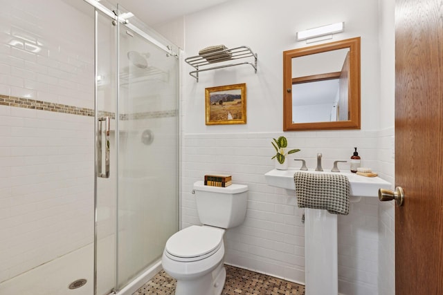 301 3rd St S Unit 302, Stillwater, MN 55082 - full bath with a shower stall, wainscoting, and tile walls