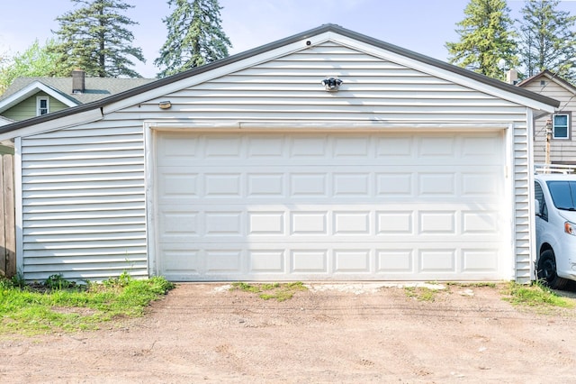 14 3rd St, Proctor, MN 55810 - garage with dirt driveway