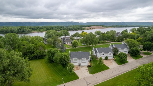 609 Main St E, Wabasha, MN 55981 - aerial view of property and surrounding area with a large body of water