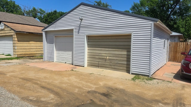 524 1st Ave SE, Wells, MN 56097 - view of detached garage