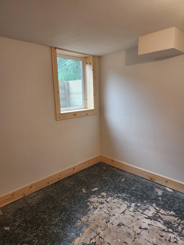 524 1st Ave SE, Wells, MN 56097 - spare room with baseboards