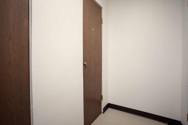 1415 Lake St Unit 114, Alexandria, MN 56308 - corridor featuring baseboards