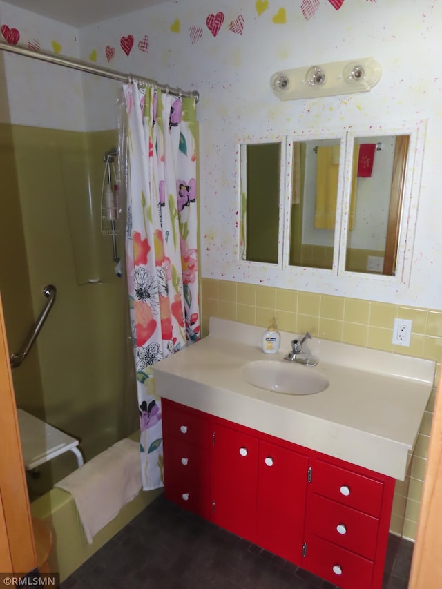 9429 Jeske Ave NW, Corinna Twp, MN 55302 - full bathroom with vanity
