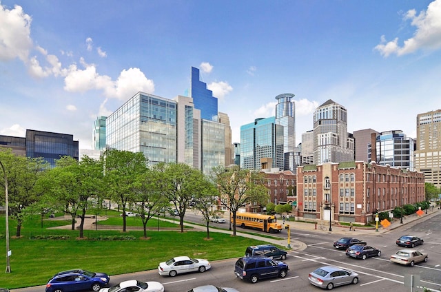 1020 Portland Ave, Minneapolis, MN 55404 - skyline view