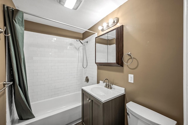 6289 Edgewood Ave N, Brooklyn Park, MN 55428 - full bathroom featuring shower / bath combo with shower curtain and vanity