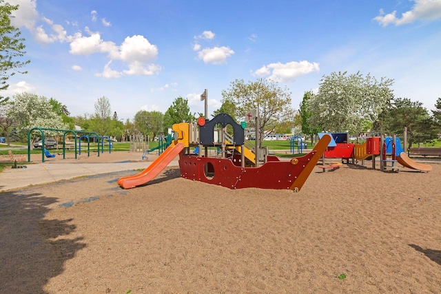 5043 42nd Ave S, Minneapolis, MN 55417 - view of community play area
