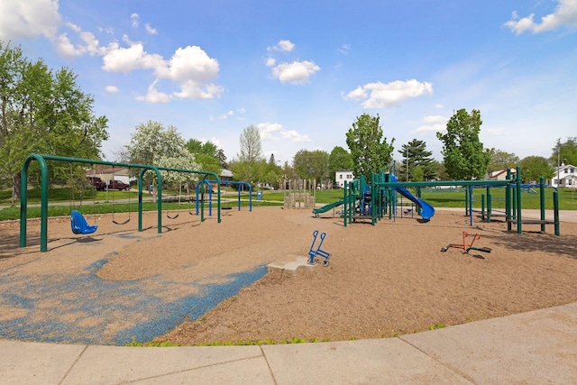 5043 42nd Ave S, Minneapolis, MN 55417 - view of community playground