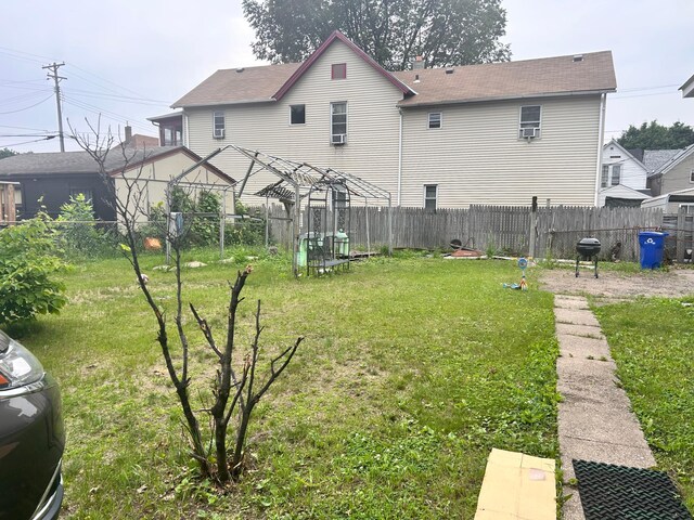 328 Edmund Ave, Saint Paul, MN 55103 - view of fenced backyard