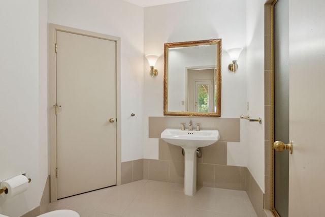 6541 Beach Rd, Eden Prairie, MN 55344 - bathroom with toilet and tile patterned flooring