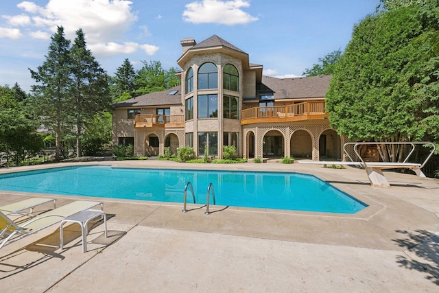 6541 Beach Rd, Eden Prairie, MN 55344 - swimming pool with a patio area