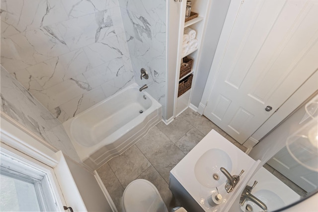 810 7th St NW, Faribault, MN 55021 - full bath featuring shower / bathtub combination and vanity