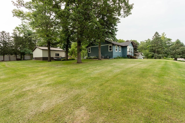 202 Park St, Alexandria, MN 56308 - view of grassy yard