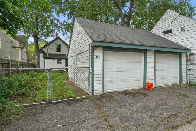 2918 15th Ave S, Minneapolis, MN 55407 - view of detached garage
