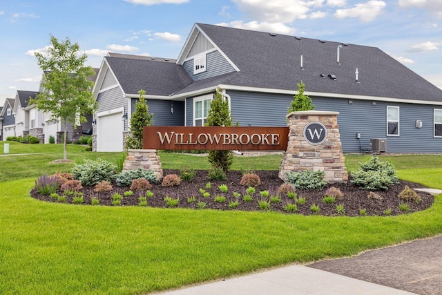 3841 Hyde Ave N, Oakdale, MN 55128 - community sign featuring a lawn and a garage