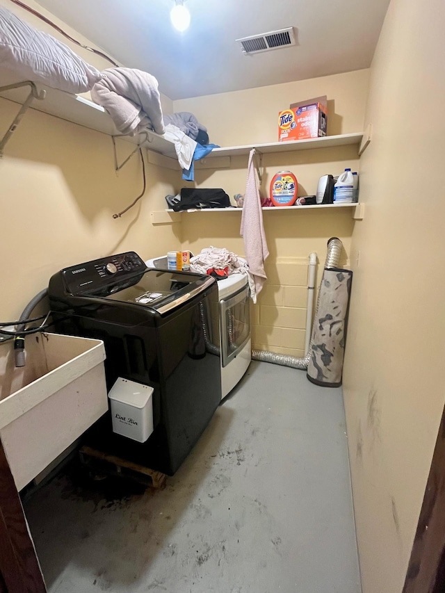 7315 Bagpipe Blvd, Eden Prairie, MN 55346 - laundry area featuring washer and dryer