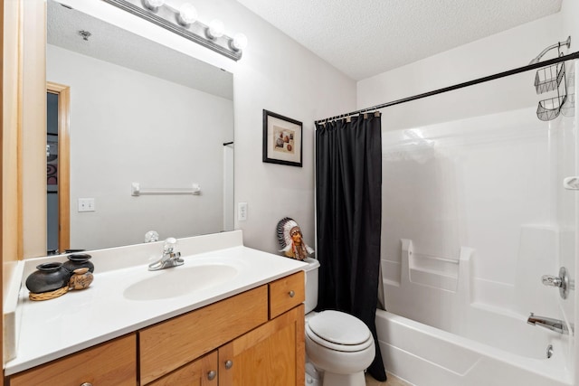 844 Coon Rapids Boulevard Extension NW, Coon Rapids, MN 55433 - bathroom with vanity, shower / tub combo with curtain, and a textured ceiling