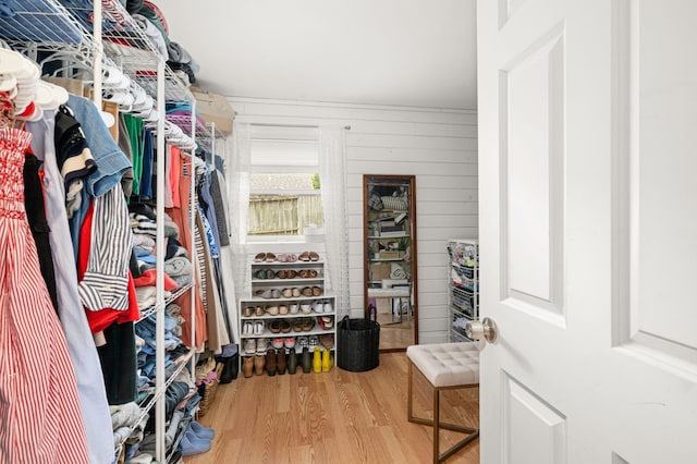 611 11th Ave, Grand Rapids, MN 55744 - spacious closet featuring wood finished floors