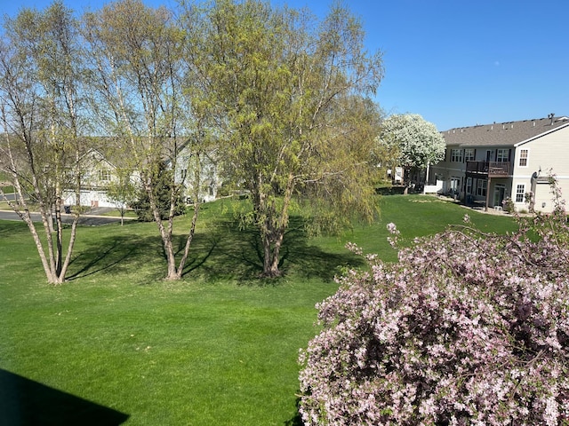 1587 Liberty St, Shakopee, MN 55379 - view of grassy yard