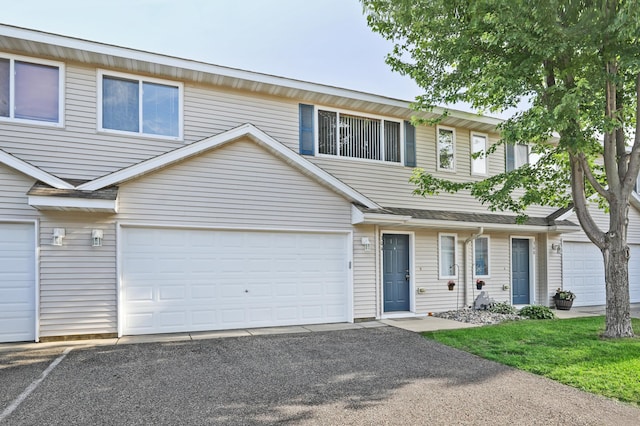 304 Tanager Path, Mankato, MN 56001 - view of property with asphalt driveway
