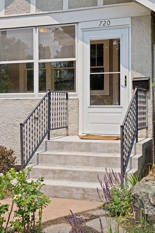 720 40th St, Minneapolis, MN 55409 - doorway to property