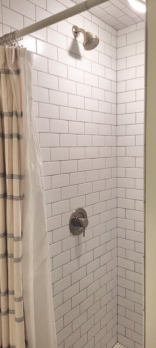 9029 Crown Hill Ct, Brainerd, MN 56401 - full bathroom featuring a tile shower