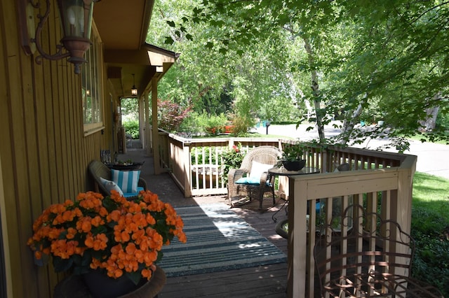 4497 Oak Leaf Ct, Vadnais Heights, MN 55127 - photo 2