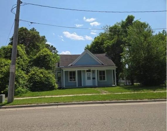 1019 Trott Ave SW, Willmar, MN 56201 - photo 1