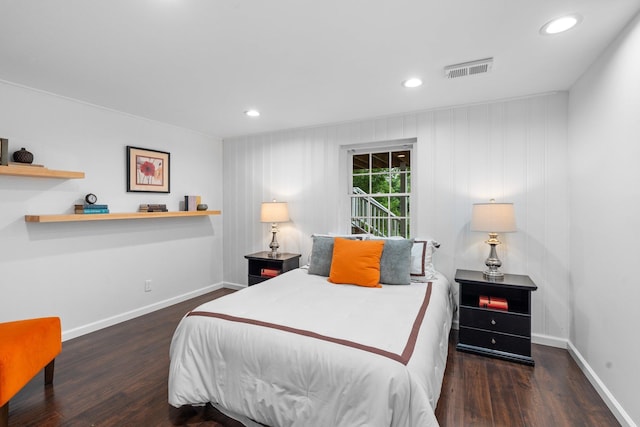715 Forest Dale Rd, New Brighton, MN 55112 - bedroom featuring wood finished floors and recessed lighting